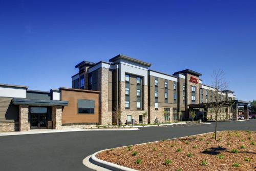 Hampton Inn & Suites Milwaukee West