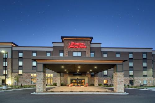 Hampton Inn & Suites Milwaukee West