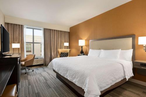 Hampton Inn & Suites - Roanoke-Downtown, VA