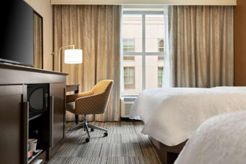 Hampton Inn & Suites - Roanoke-Downtown, VA