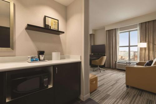 Hampton Inn & Suites - Roanoke-Downtown, VA