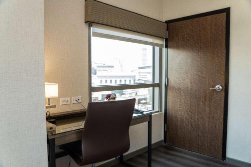 Hampton Inn San Francisco Downtown/Convention Center Room Type - Queen Room with Two Queen Beds - Non-Smoking