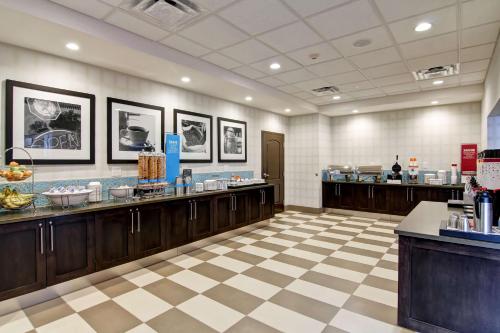 Hampton Inn & Suites by Hilton Saskatoon Airport