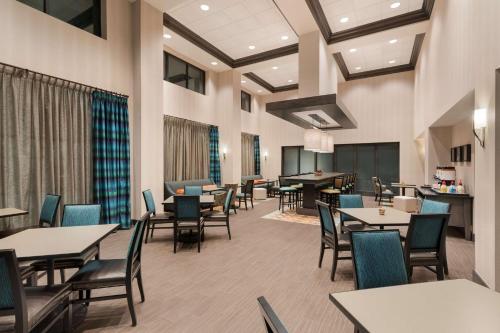 Hampton Inn & Suites West Des Moines Mill Civic - image 20