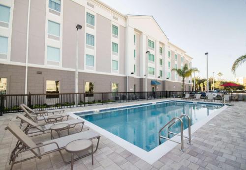 . Hampton Inn & Suites Orlando near SeaWorld