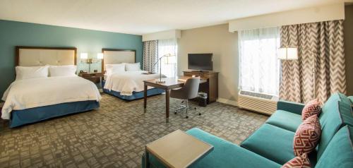 Queen Studio Suite with Two Queen Beds - Non-Smoking
