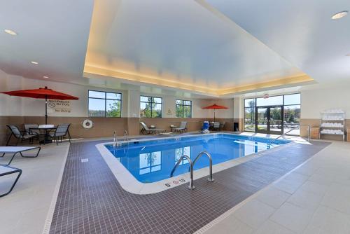 Skats, Hampton Inn & Suites California in California (PA)