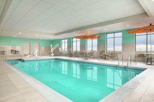 Hampton Inn & Suites Minooka - image 11