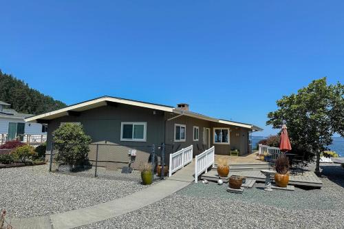 The Eagle's Eye Beach House - Coupeville