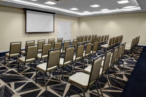 Homewood Suites by Hilton Richmond-Downtown - image 12