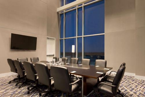 Embassy Suites Kansas City/Olathe - image 12