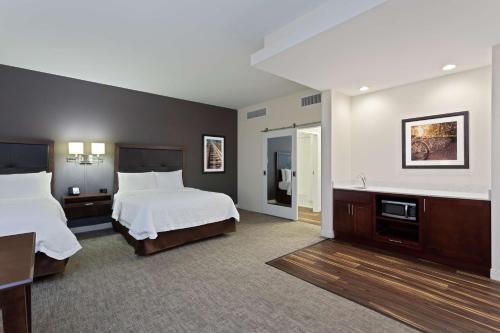 Hampton Inn & Suites - Richmond - Downtown VA - image 6