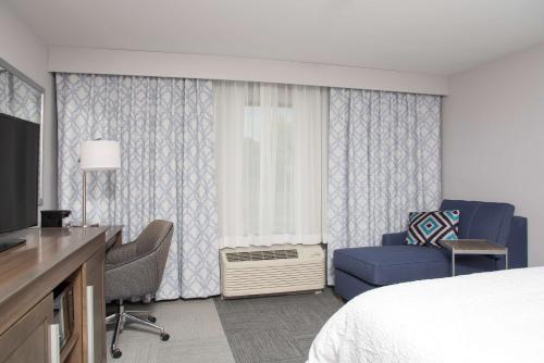 Hampton Inn and Suites Michigan City - image 4
