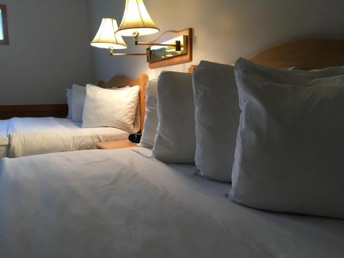 . Beaver Creek Lodge and Cabins