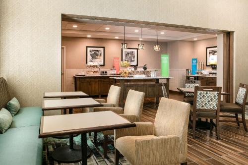 Hampton Inn & Suites Mason City, IA