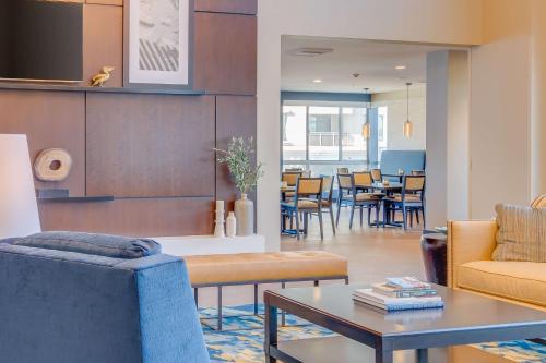 Hampton Inn By Hilton & Suites Los Angeles - Glendale