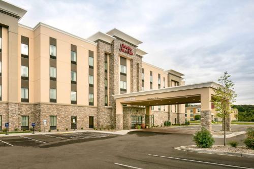 Hampton Inn & Suites-Hudson Wisconsin