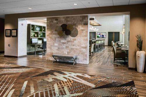 Hampton Inn & Suites-Hudson Wisconsin - image 10