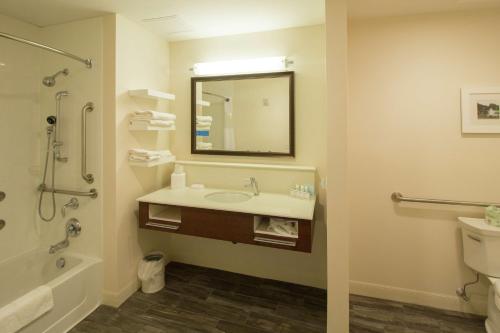 Hampton Inn & Suites Cazenovia, NY