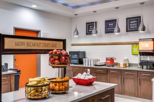 Hampton Inn By Hilton & Suites Dallas-Central Expy/North Park Area