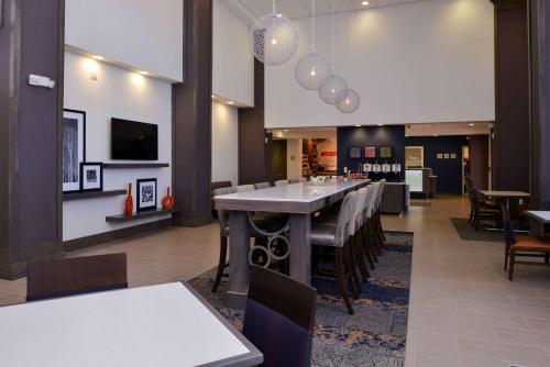 Hampton Inn & Suites Albany-East Greenbush, NY