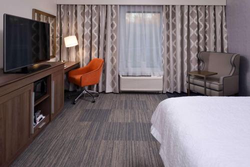 Hampton Inn & Suites Albany-East Greenbush NY - image 11