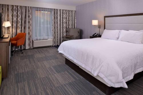 Hampton Inn & Suites Albany-East Greenbush, NY