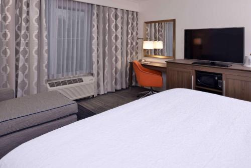 Hampton Inn & Suites Albany-East Greenbush NY - image 12