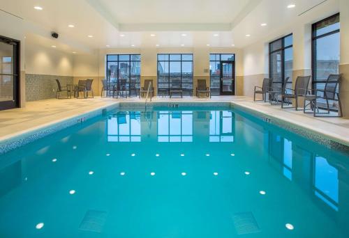 Hampton Inn & Suites Newport/Cincinnati KY - image 13