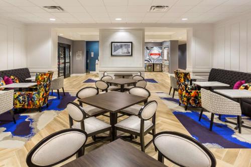 Hampton Inn By Hilton - Suites Newport-Cincinnati KY