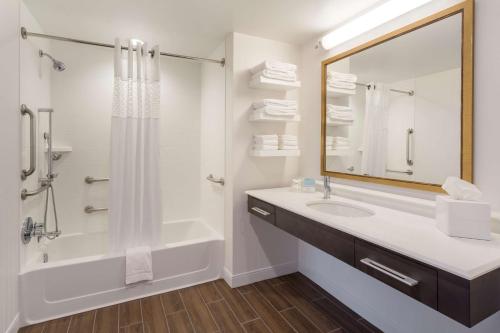 Hampton Inn By Hilton - Suites Newport-Cincinnati KY