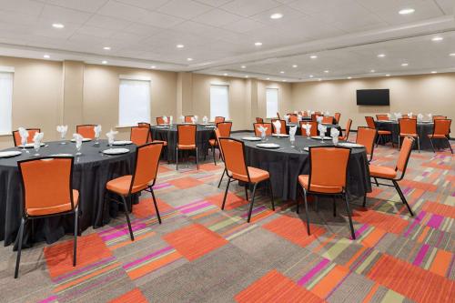 Home2 Suites by Hilton Woodbridge Potomac Mills - image 3