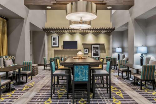 Hampton Inn & Suites Los Angeles/Hollywood, CA, Лос-Анджелес