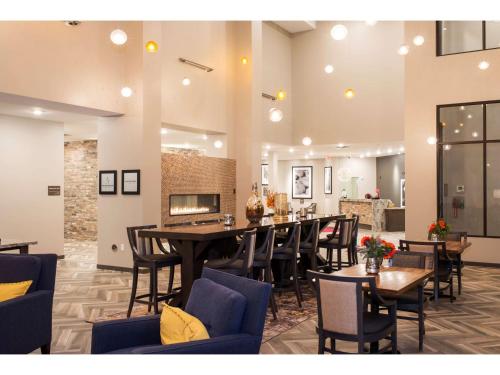 Hampton Inn and Suites Minneapolis University Area MN - image 12