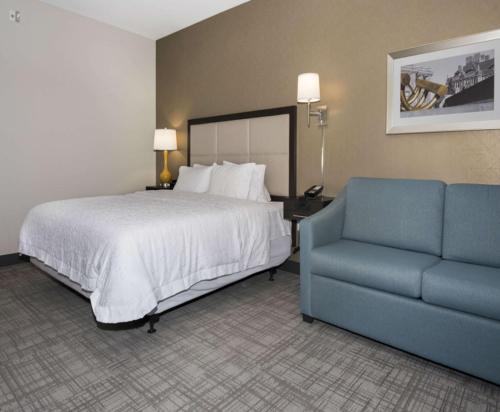 Hampton Inn By Hilton and Suites Minneapolis University Area, MN