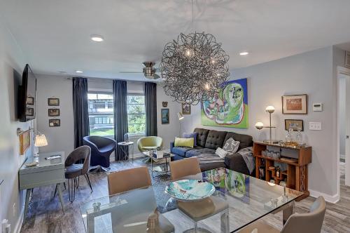 The Home Collection CLT: 510 Queens - Main
