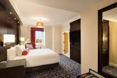 Hotel Saranac Curio Collection by Hilton