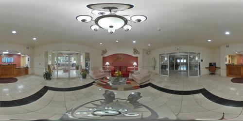 Budget Host Inn and Suites Cameron - 로비