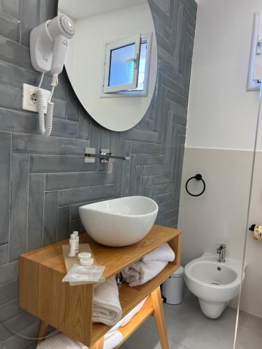 Queen Room with Sea View image 4