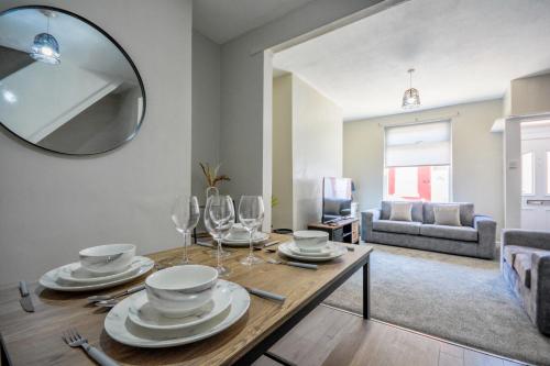 Stay with Alexandra - Free Parking - Free Wifi Superb Location, Liverpool (photo 6)