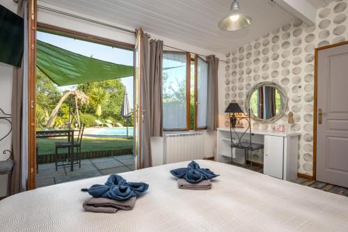 Domaine a l'Aise - Piscine chauffee in Gignac