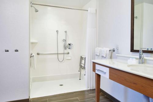 Hampton Inn & Suites Oahu/Kapolei HI - FREE Breakfast - image 6