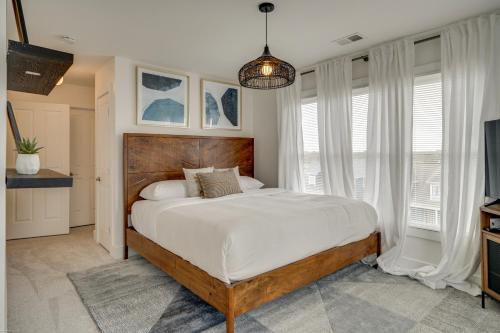 Skyline Views From Shelby with Wifi, fully furnished, pet friendly & in unit laundry thumb 2