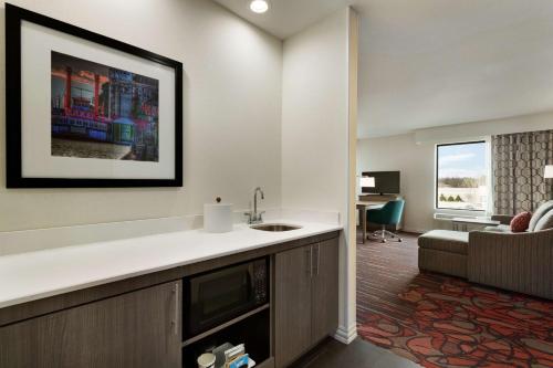 Hampton Inn & Suites St. Louis/Alton, IL