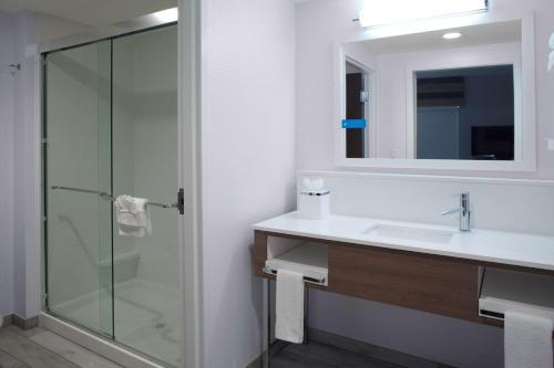 Hampton Inn Suites Flagstaff East - image 13