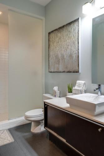 Lux living in this 6th floor condo located in East Nashville minutes to downtown - image 2
