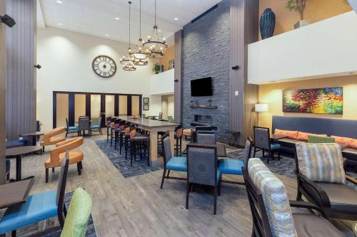 Hampton Inn & Suites Morgantown / University Town Centre in Morgantown, USA