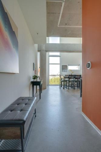 Traveler's Haven 1bd 1 and half bath 2 story East Nashville Condo - image 4