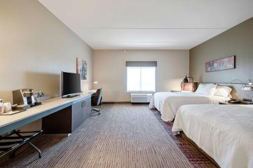 2 queen beds