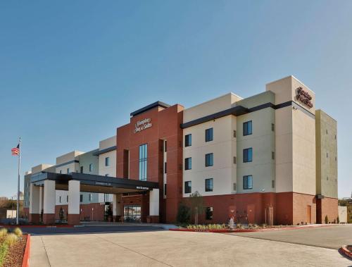 Hampton Inn & Suites Sacramento at CSUS